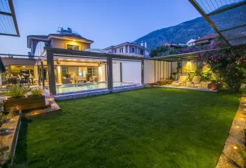 Kapalı ve Açık Havuzlu Tasarımcı Ovacık Villası